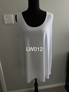 Women's White Scoop Neck Tank Top